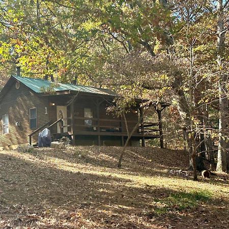 Cedar Creek Cabins #1 - Giant Spa Tub, Large Wooded Porch, Full Kitchen, 1 Bedroom ユリーカ・スプリングス エクステリア 写真